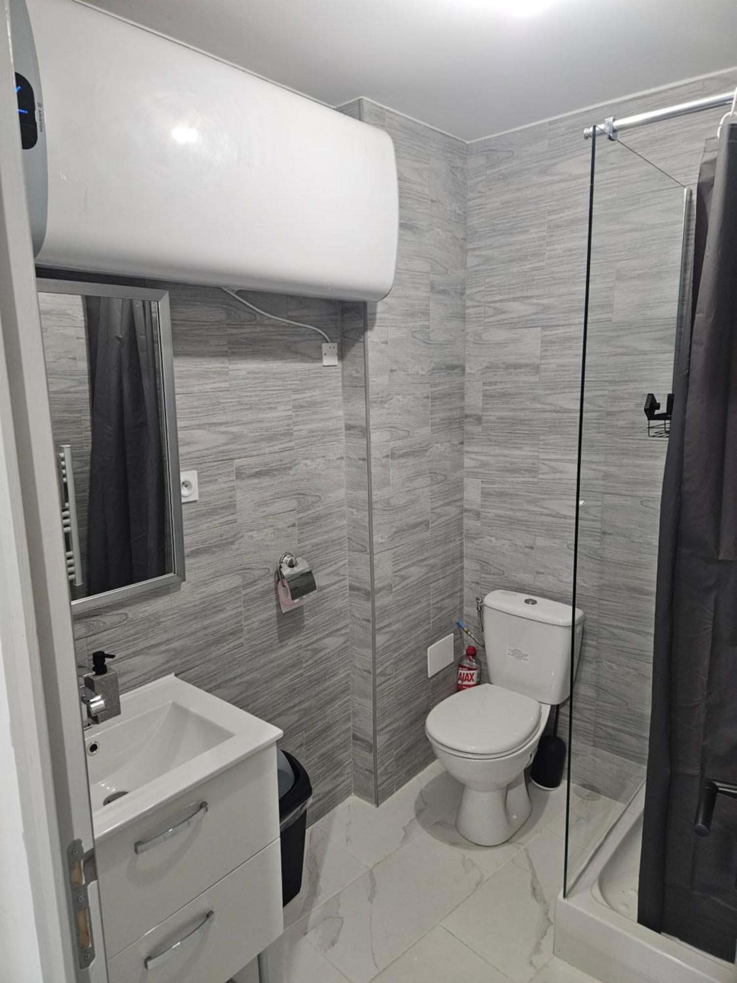 T2 Moderne, Calme Et Entierement Renove. Apartment Béziers Exterior foto